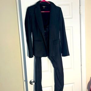 DKNY PANTS SUIT